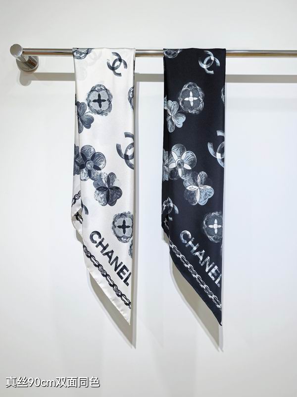 Chanel silk scarf 90X90cm E051753